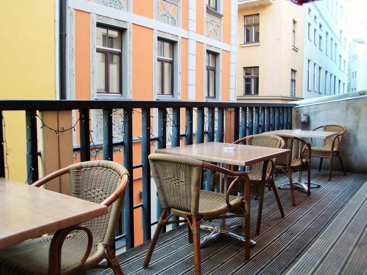 Wicked Weasel Hostel Riga Exterior foto
